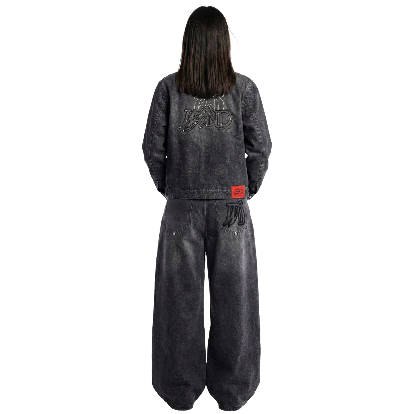 FULL DENIM SET يحرك السوق