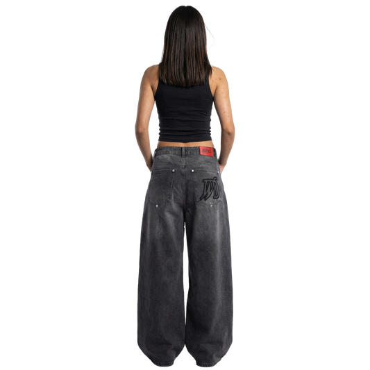 WAND DENIM JEANS يحرك السوق