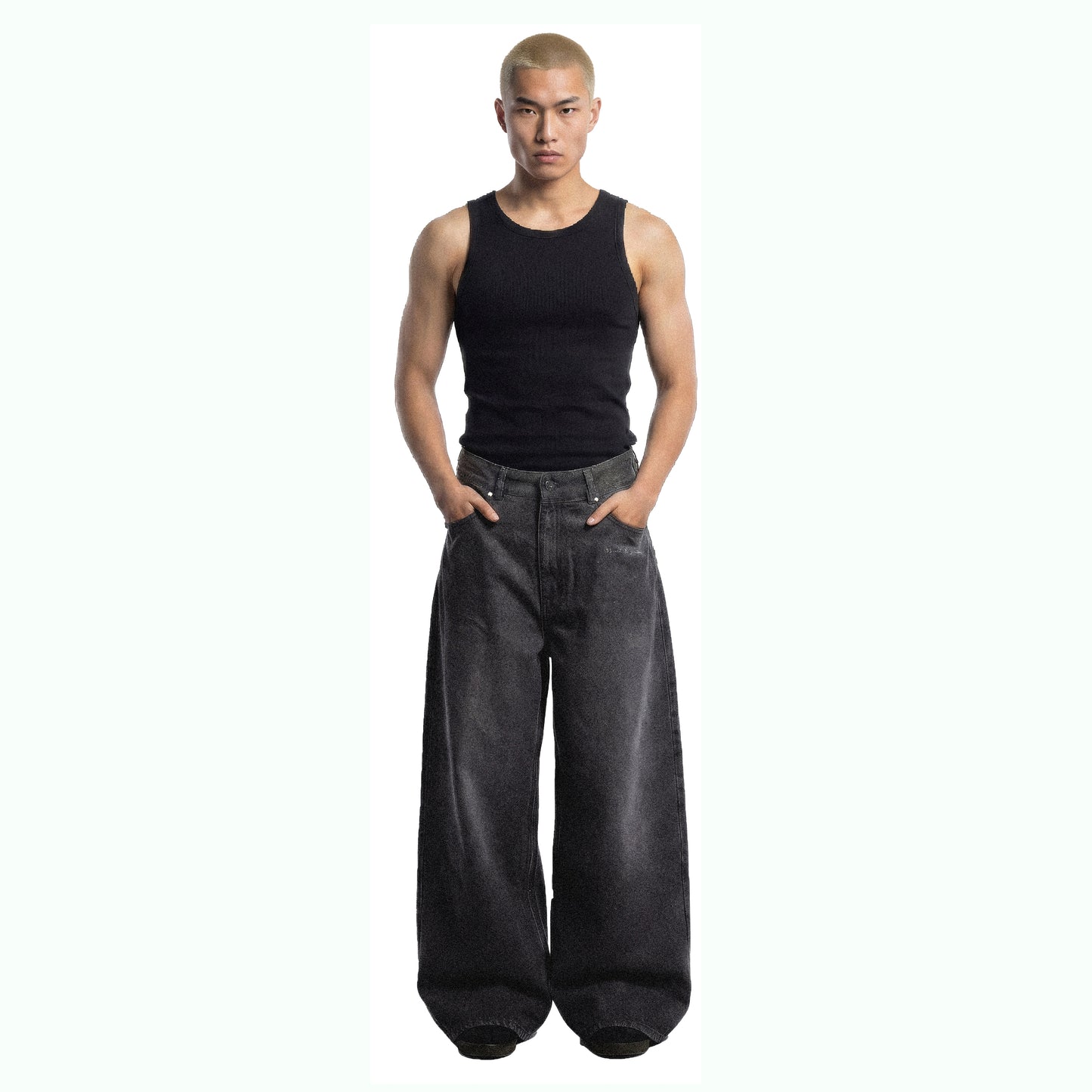 WAND DENIM JEANS يحرك السوق